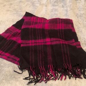 Plaid Scarf in Black and Pink